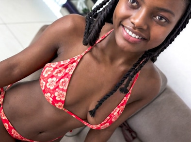 Africana en su primera follada por dinero