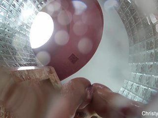 Camara indiscreta en la ducha de mi hermana